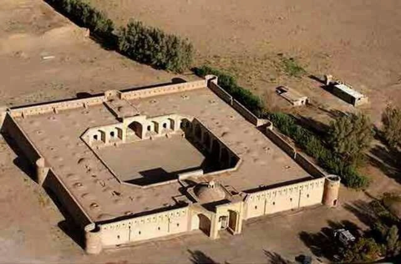 کاروانسرای پاسنگان قم؛ یادگار معماری کاروانسراهای ایران