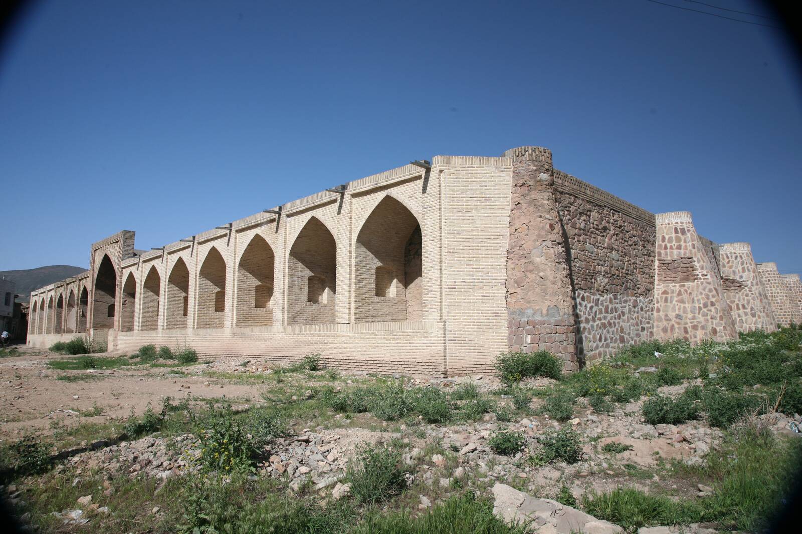 کاروانسرای آوج: یادگاری از دوران صفوی