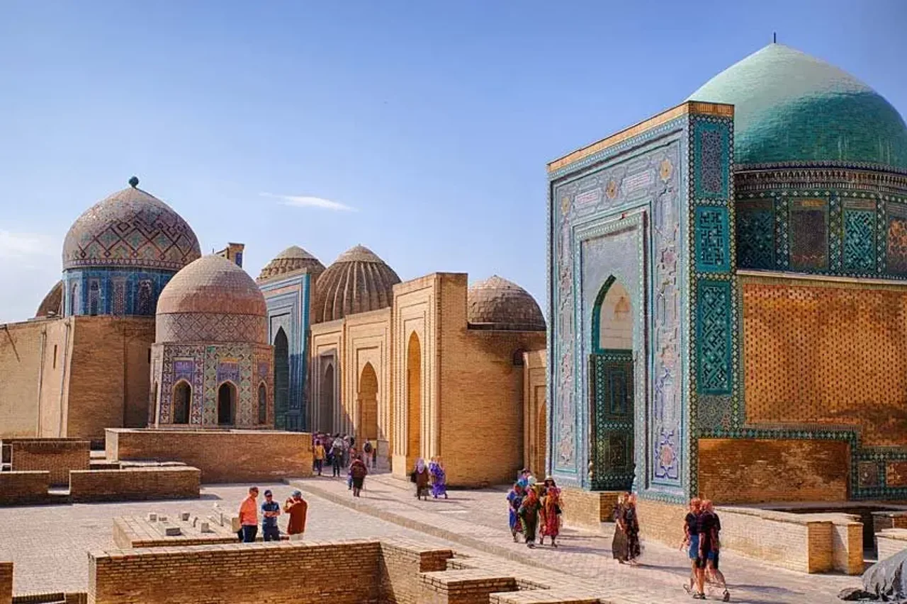 آرامگاه شاه‌زنده سمرقند؛ راهنمای کامل بازدید از شهر مردگان و زنده‌گان
