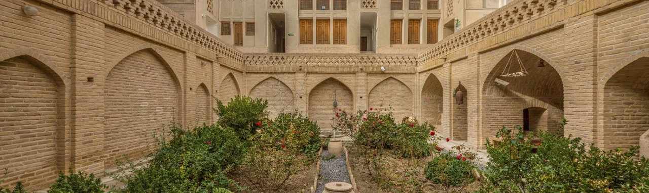 خانه پیرنیا نائین؛ موزه مردمشناسی کویر در خانهای صفوی