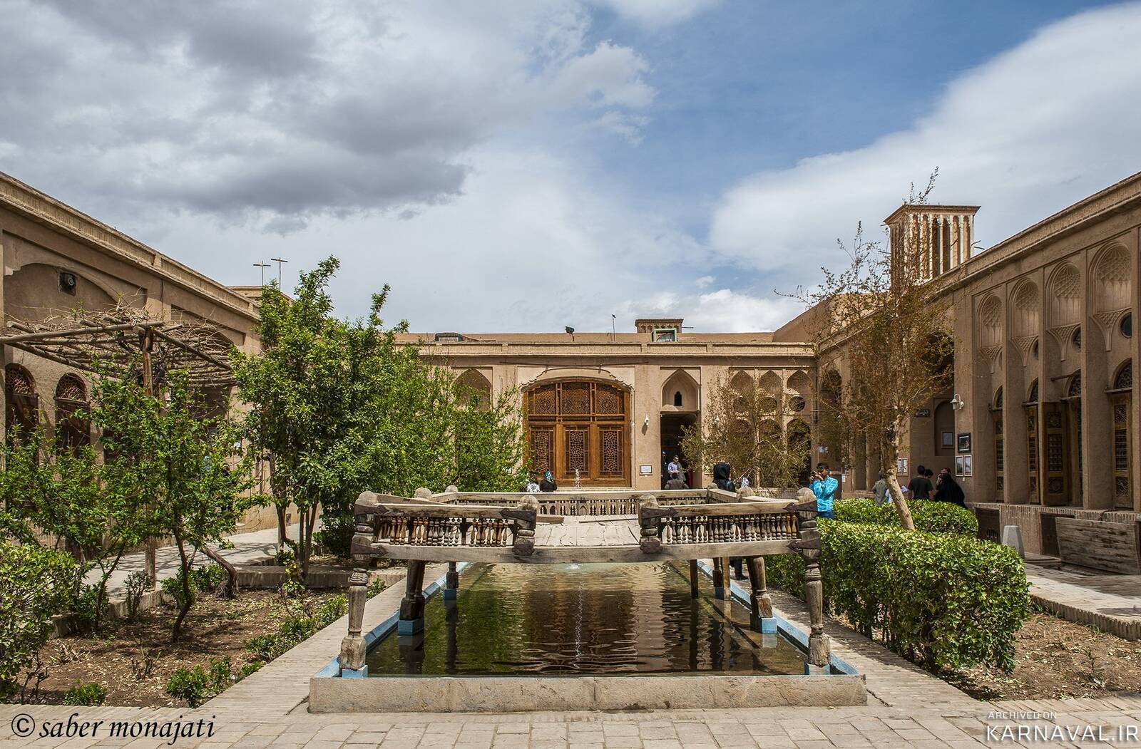 خانه لاری ها