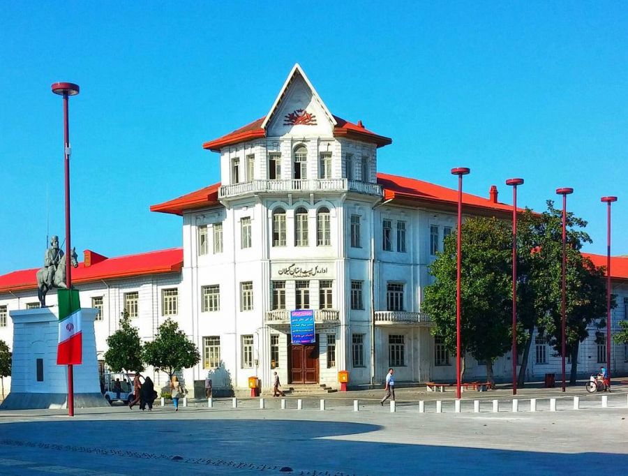 اداره پست میدان شهرداری رشت: نمادی از تاریخ و معماری در قلب رشت