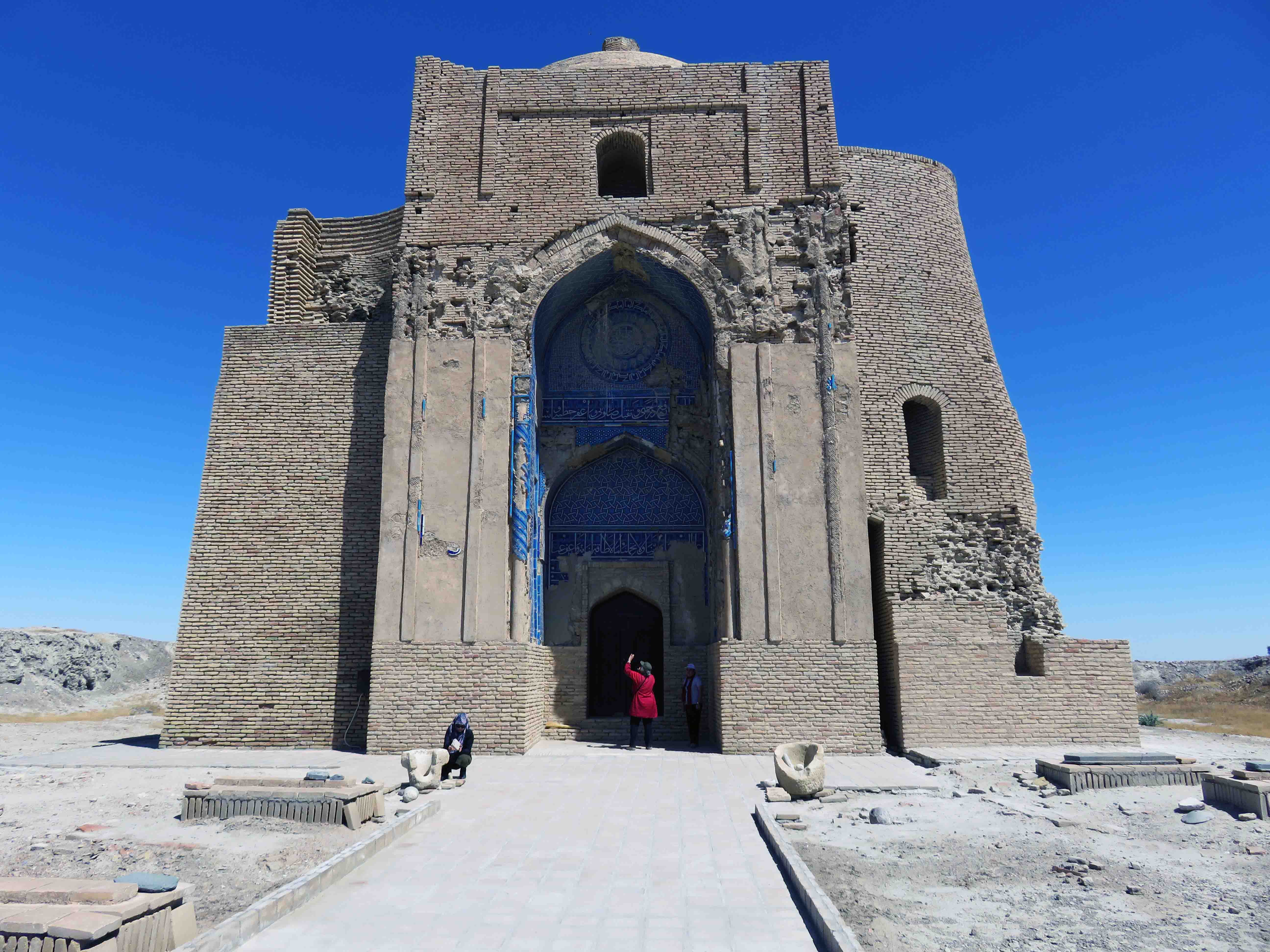 مقایسه‌ی تطبیقی معماری بخارا و سمرقند با خراسان بزرگ