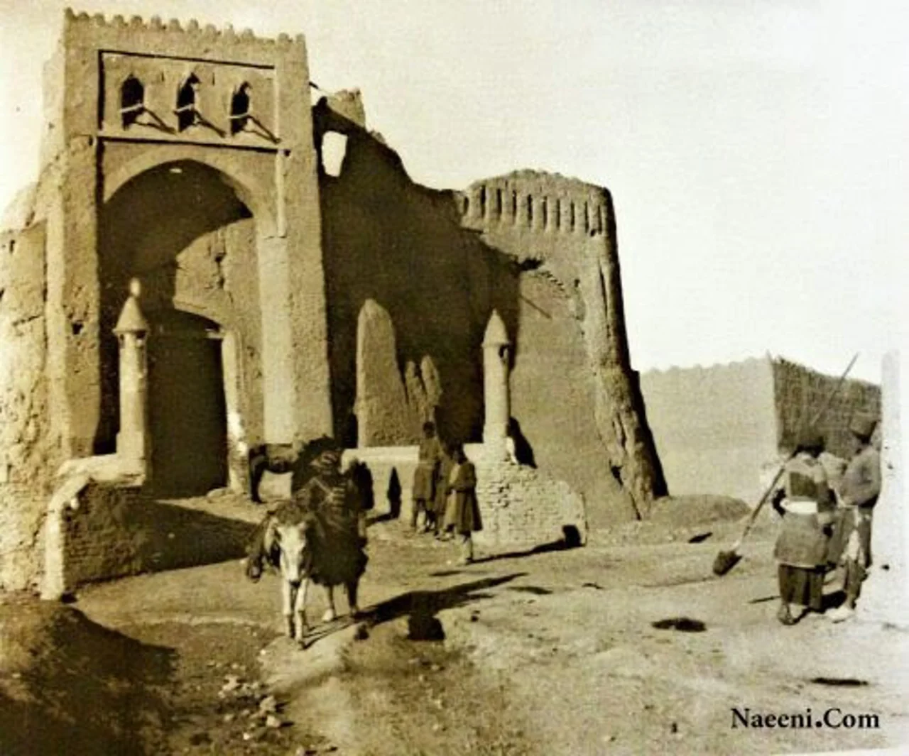 بازار تاریخی نایین: نگینی از معماری ایرانی در قلب کویر