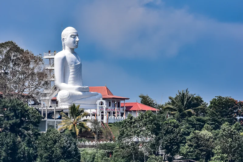 مجسمه بودا باهیراووکاندا ویهارا (Bahiravokanda Vihara)
