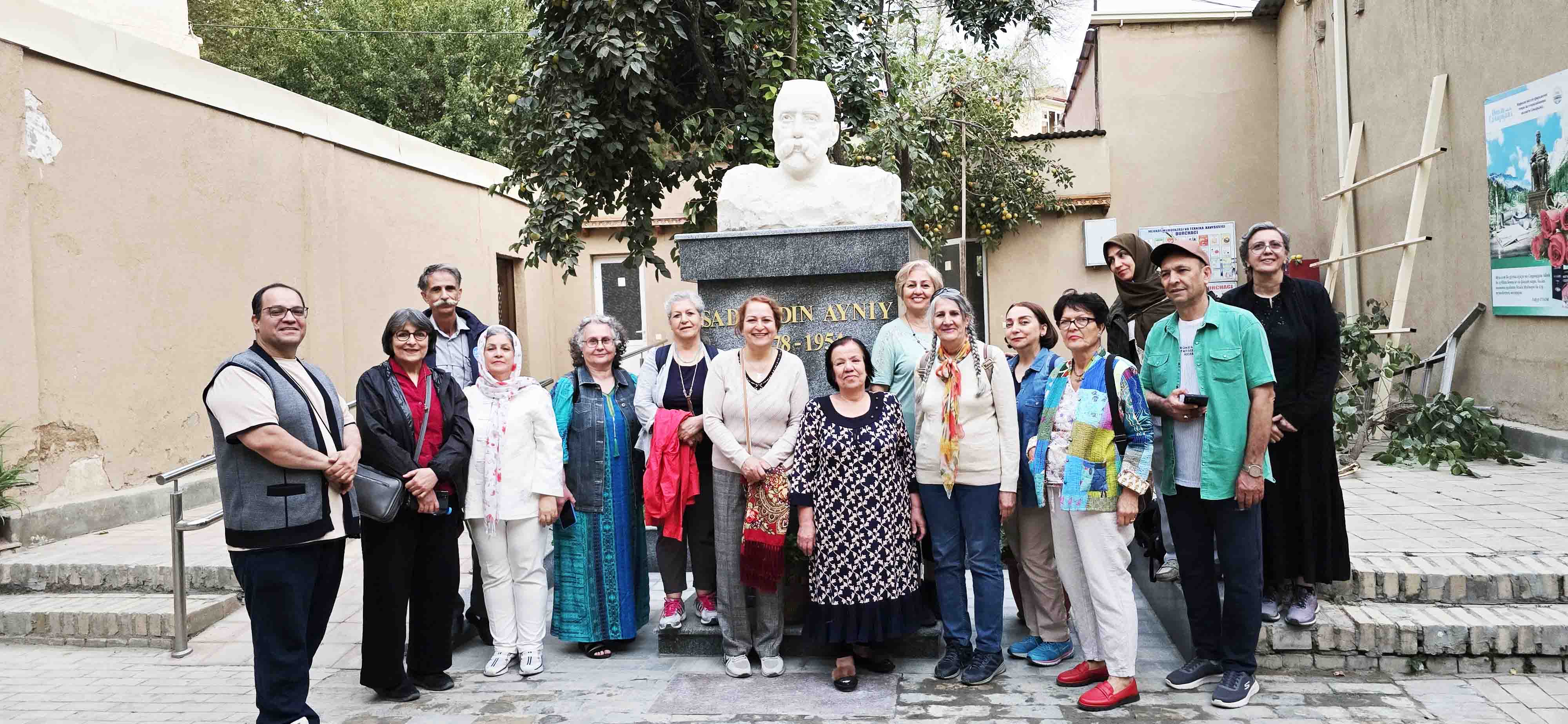 صدرالدّین عینی، اوّلین قهرمان ملّی تاجیک