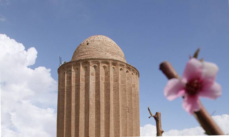 برج کاشانه بسطام