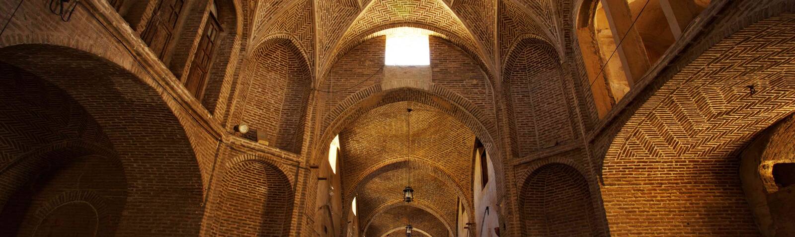 بازار نراق: گشتی در تاریخ و معماری