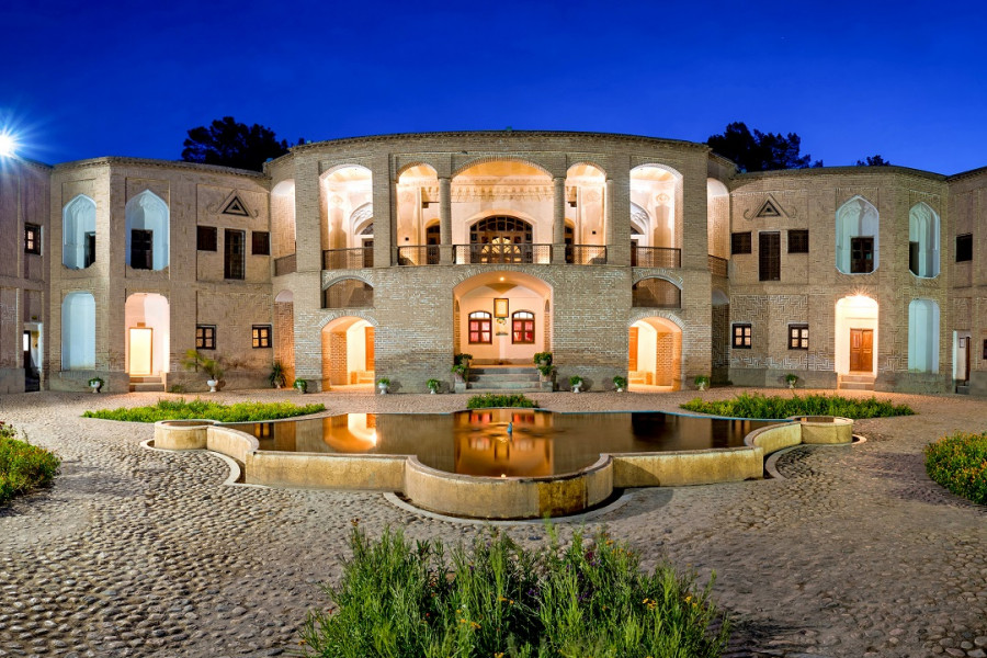 باغ و عمارت اکبریه بیرجند: باغی دلنشین در دل کویر