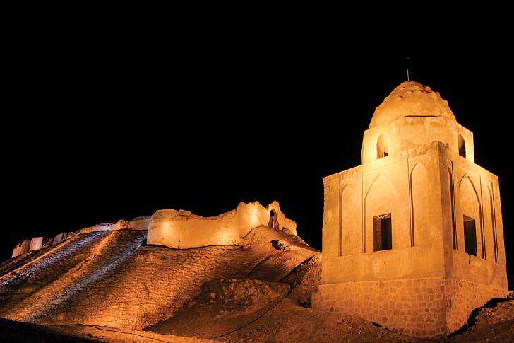 قلعه اژدها پیکر، رازِ نهفته در دل تاریخ لار