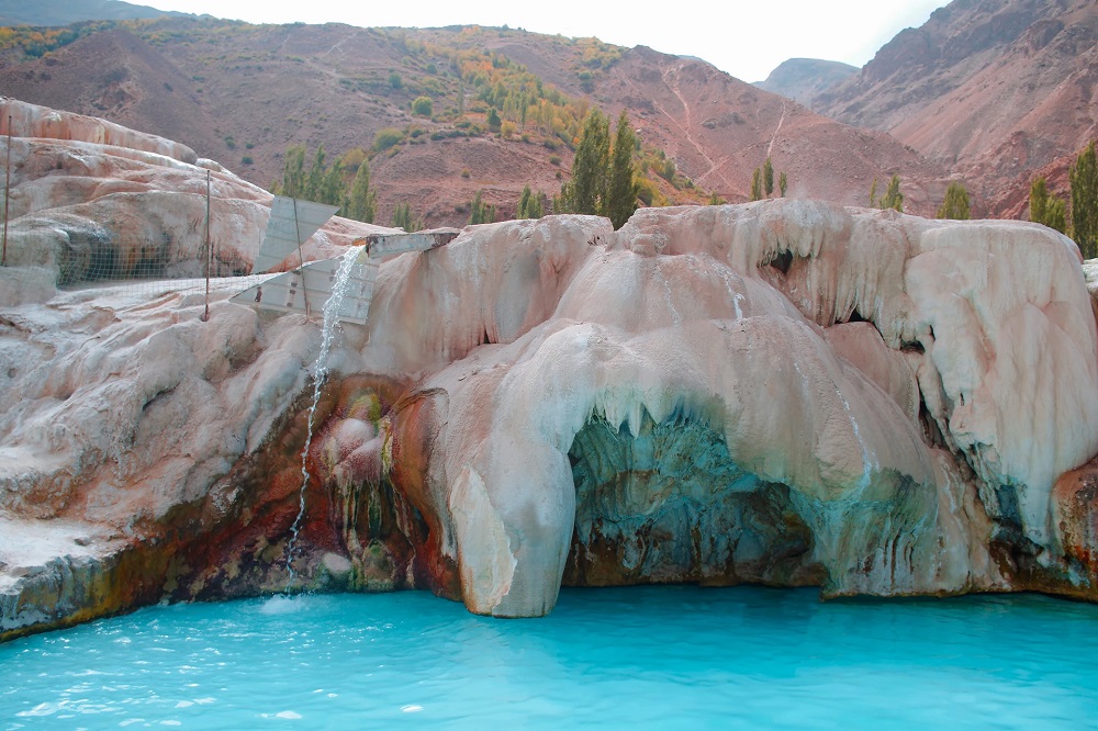 تاجیکستان/فصل اول: چشمه‌ها، آب‌های معدنی