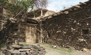 روستای ورکانه همدان؛ دهکده سنگی ایران در دامنه کوه الوند