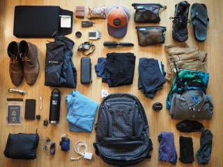 سبک سفر کردن؛ چگونه کوله یا چمدان مناسب انتخاب کنیم و کمتر بار ببریم؟