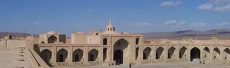 کاروانسرای میان دشت