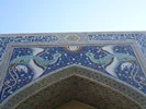 واکاوی نقش سیمرغ در سردر مدرسه دیوان بیگی بخارا از منظر نشانه شناسی لایه‌ای