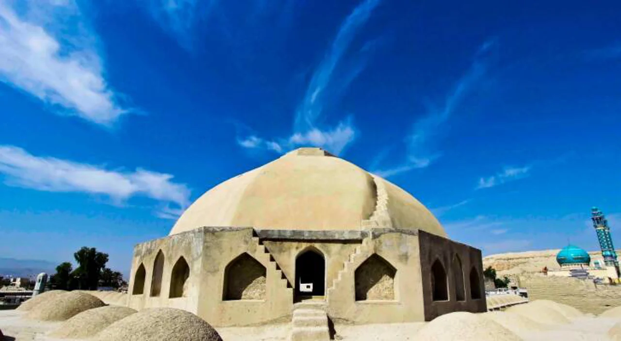 بازار قیصریه لار؛ تاریخ، چهارسوق و راهنمای بازدید