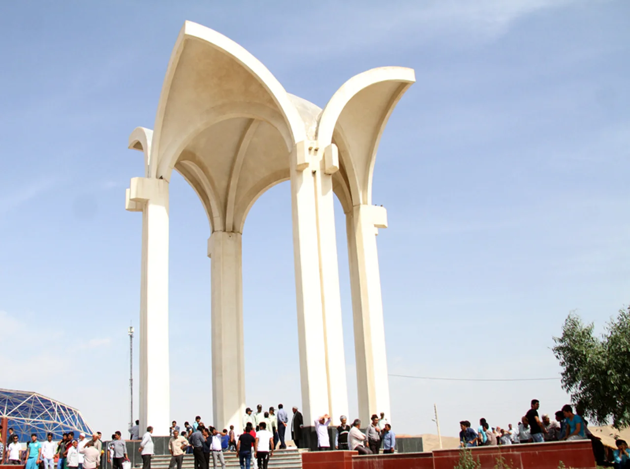 آرامگاه مختومقلی فراغی؛ مزار شاعر بزرگ ترکمن در آق‌توقای