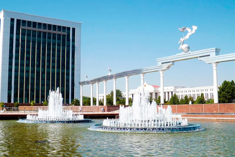 میدان استقلال تاشکند