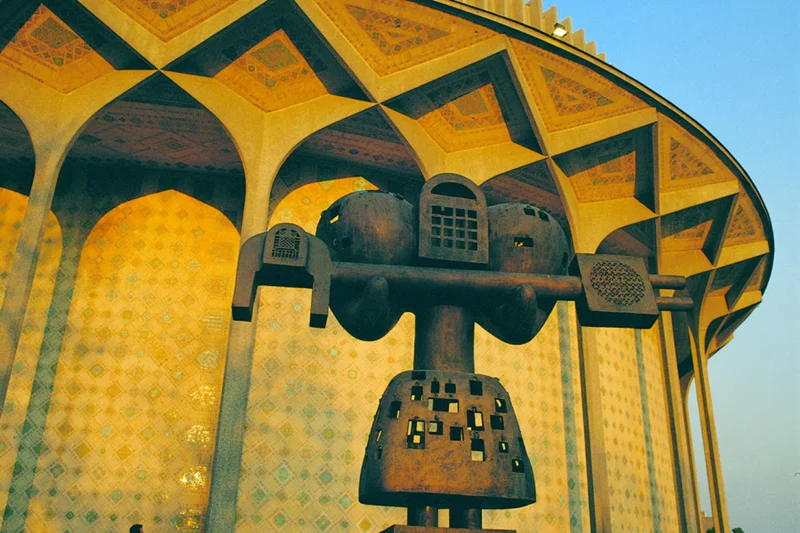 تئاتر شهر: نگینی در قلب فرهنگی تهران