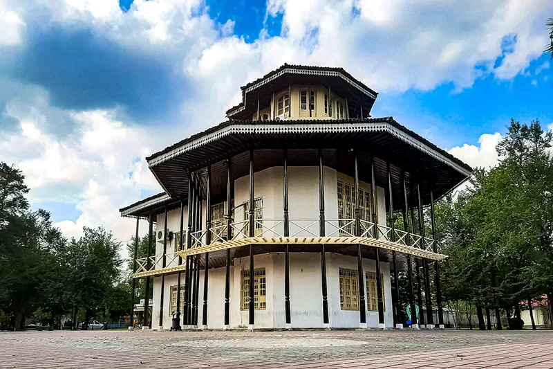 عمارت کلاه فرنگی رشت