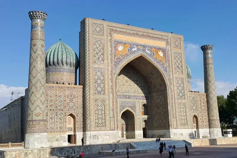 مدرسه شیردار