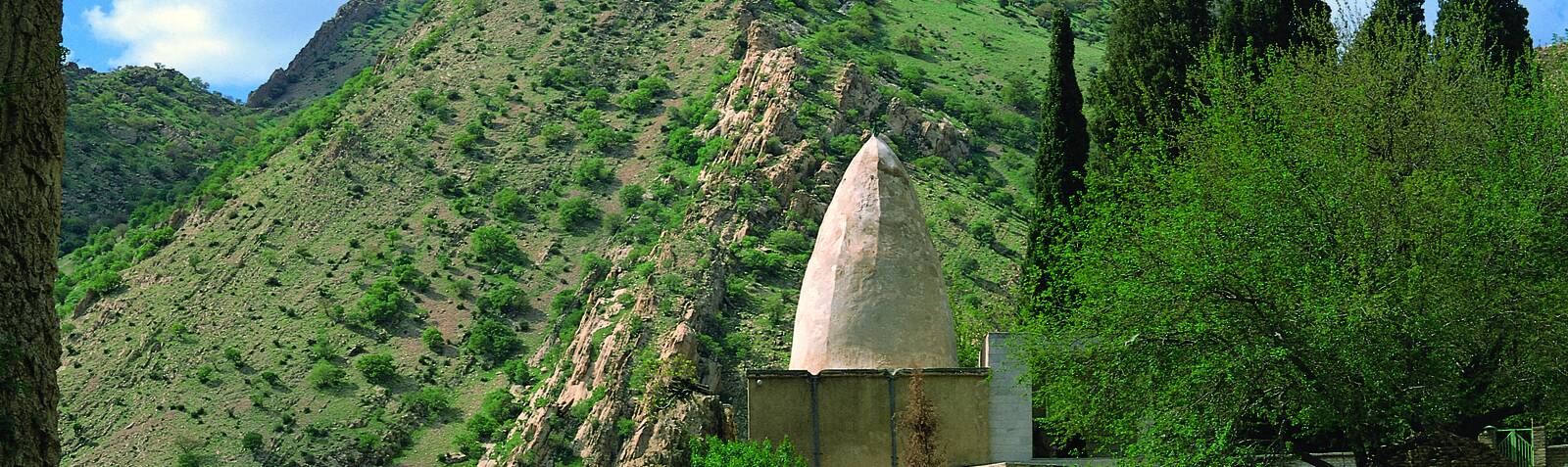 آرامگاه بابا یادگار