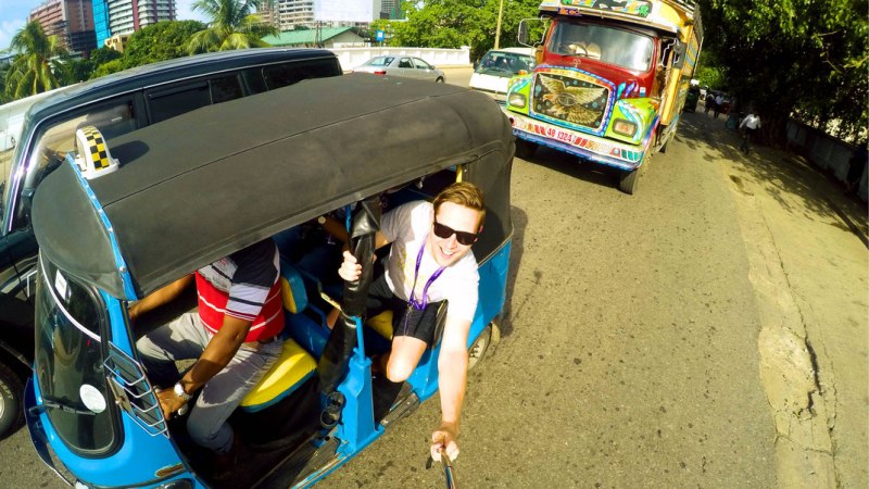 "جاش کاهیل" هشت دلیل برای سفر به سریلانکا می‌آورد