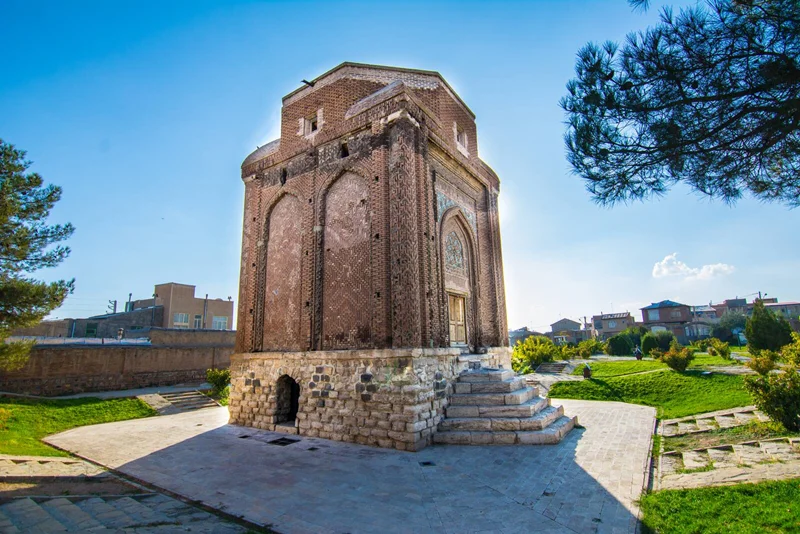 گنبد سرخ مراغه