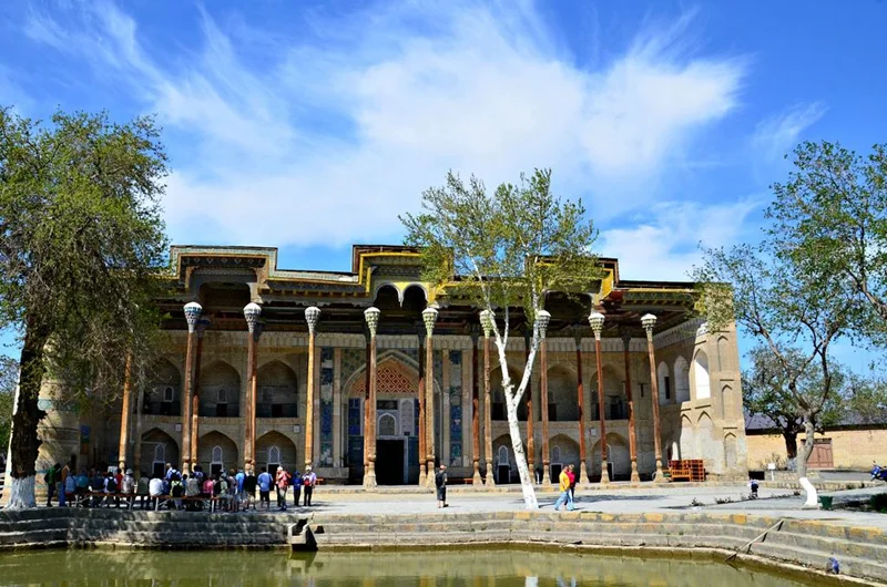 مسجد بالا حوض